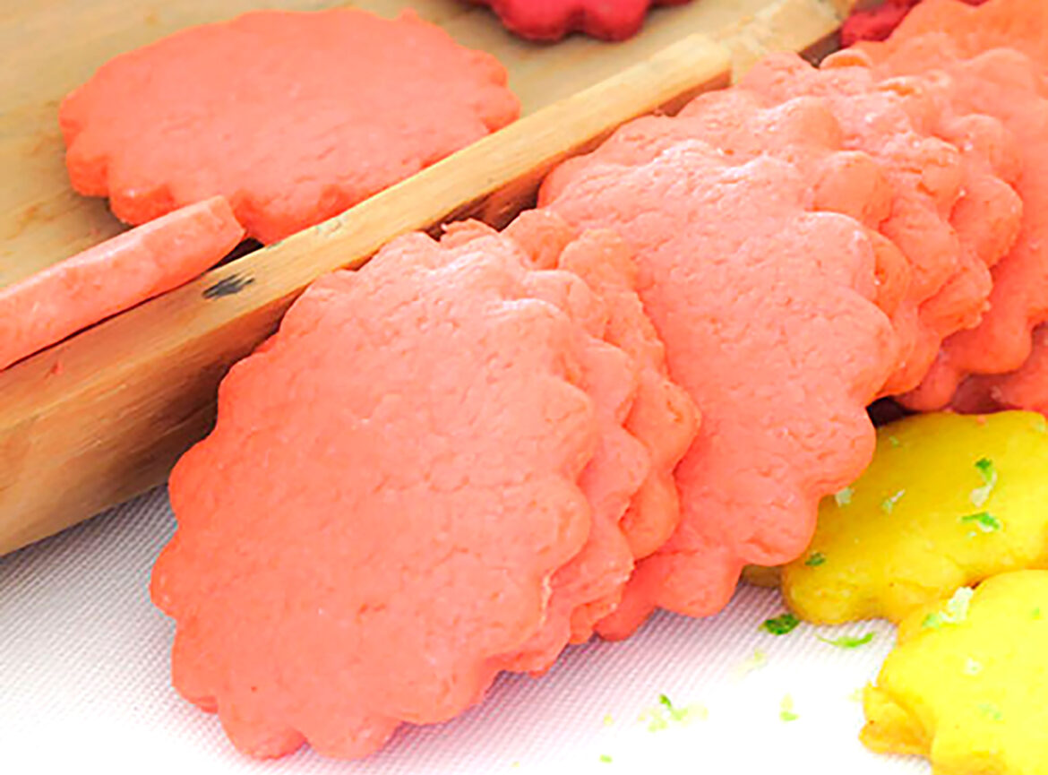 Biscoitos amanteigados coloridos. Foto: Marcia Zoladz